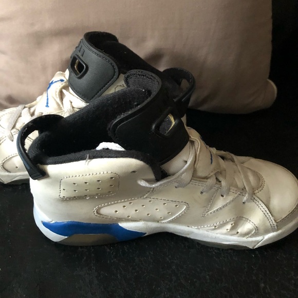 Jordan’s - Picture 2 of 4